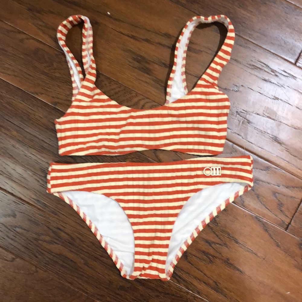 SOLID & STRIPED bikini